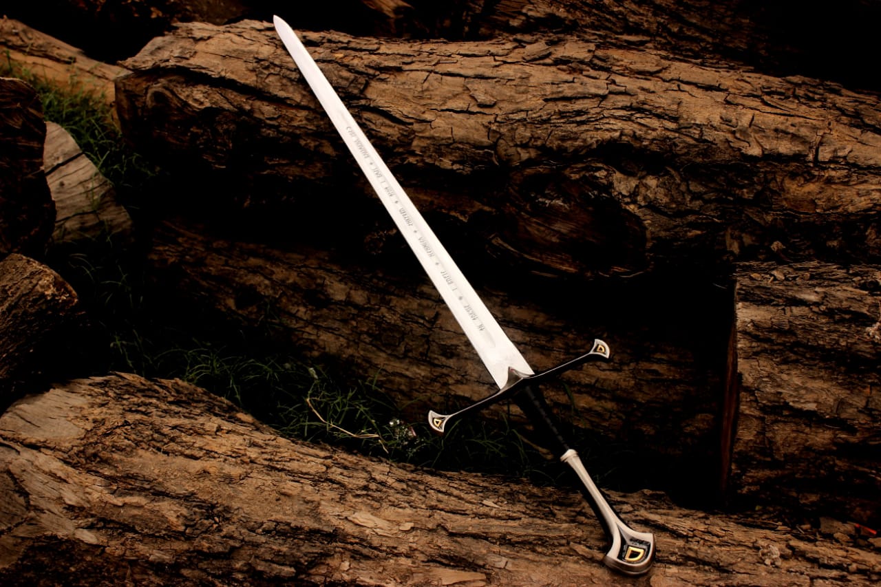 ⚔️ Narsil Sword of King Aragorn (Strider) Replica – 40” Stainless Steel Sword with Scabbard & Wall Mount