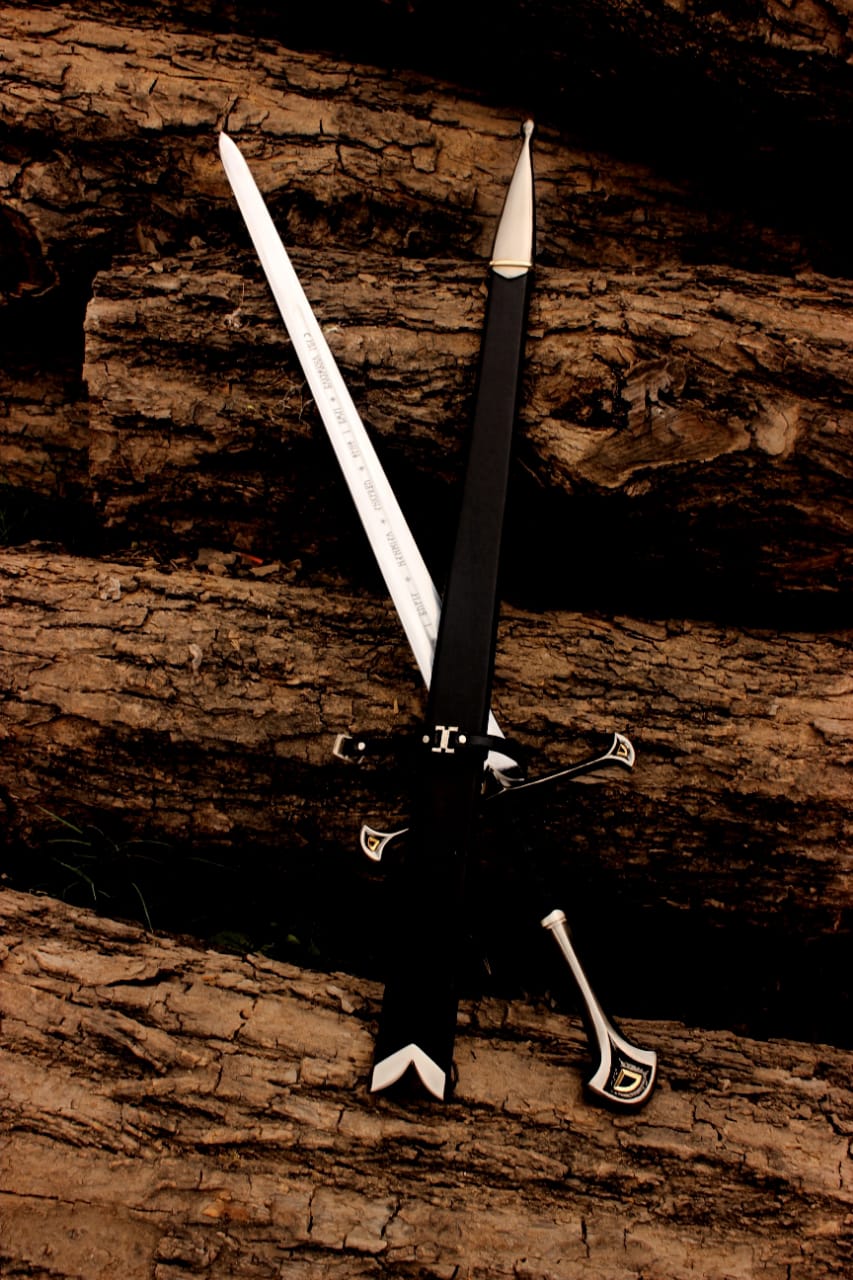 ⚔️ Narsil Sword of King Aragorn (Strider) Replica – 40” Stainless Steel Sword with Scabbard &amp; Wall Mount